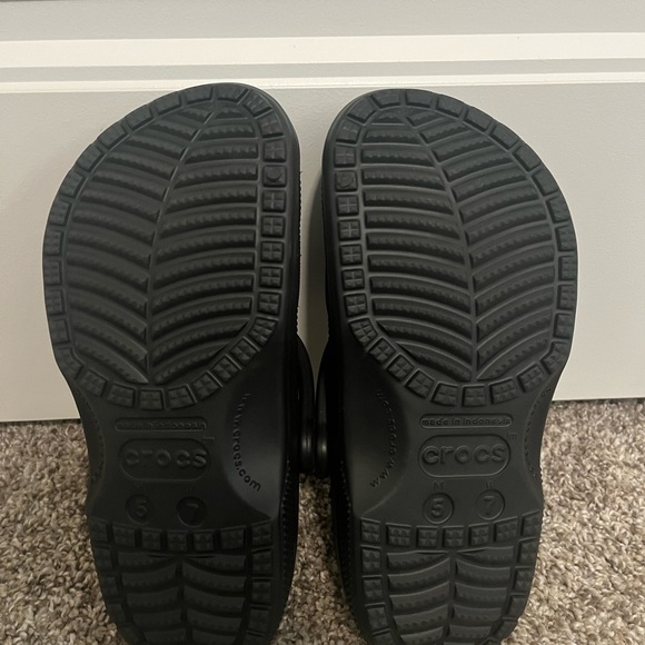 Crocs - Picture 2 of 2